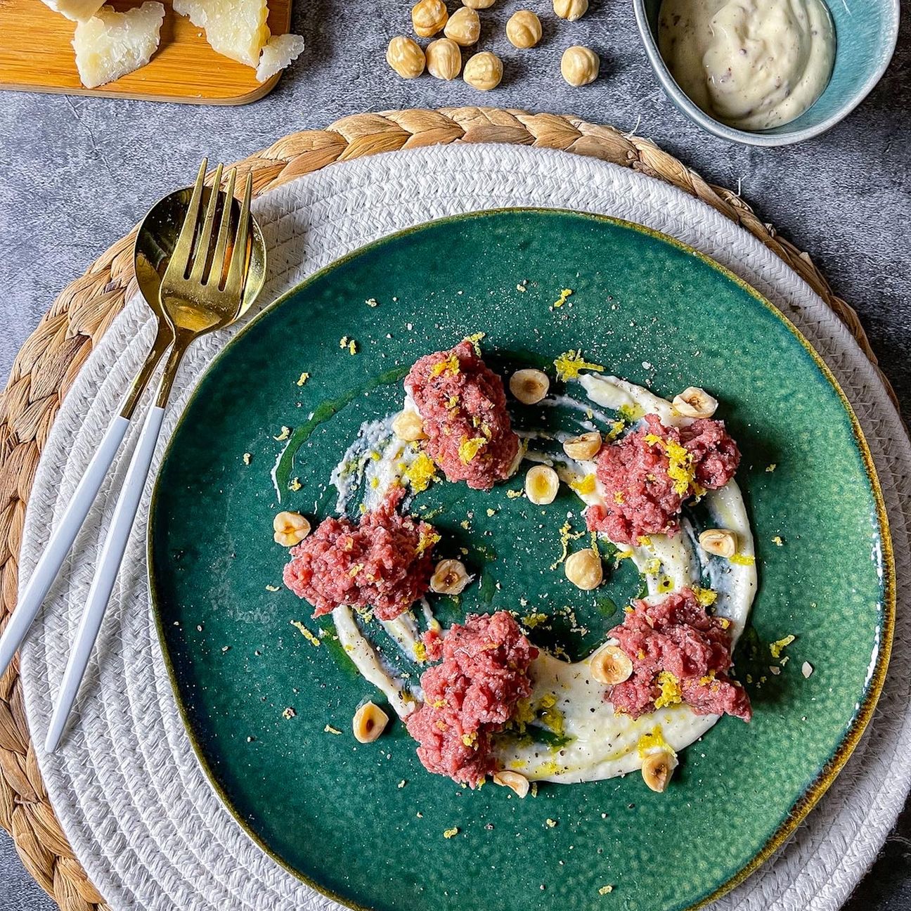 Tartare di Scottona in crema di Pecorino Romano Dop