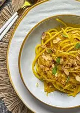 Ricetta Spaghettone XXL, cipolle allo zafferano e mandorle