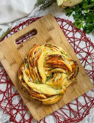 Ricetta Ghirlanda salata: Ricotta, Salmone affumicato e barba di Finocchio di bozza.di.colore