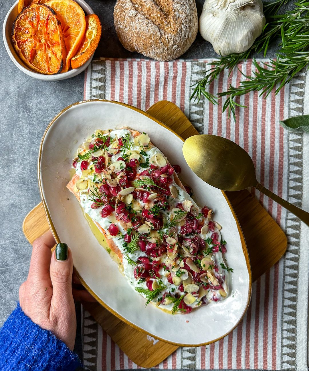 Salmone al crumble di Melagrana