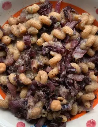 Ricetta Pasta con crema di ceci e radicchio lungo di unamelaperamica