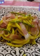 Ricetta Pici con guanciale, in crema di parmigiano e asparagi