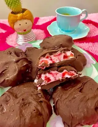 Ricetta Cioccolatini con Yogurt Greco e Fragole 🍦🍓🍰 di myummyfoodcorner.