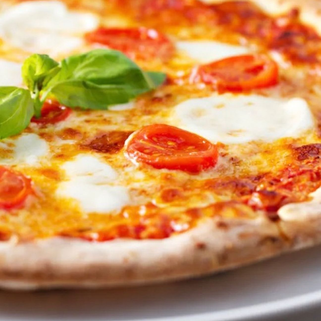 PIZZA SOTTILE E CROCCANTE