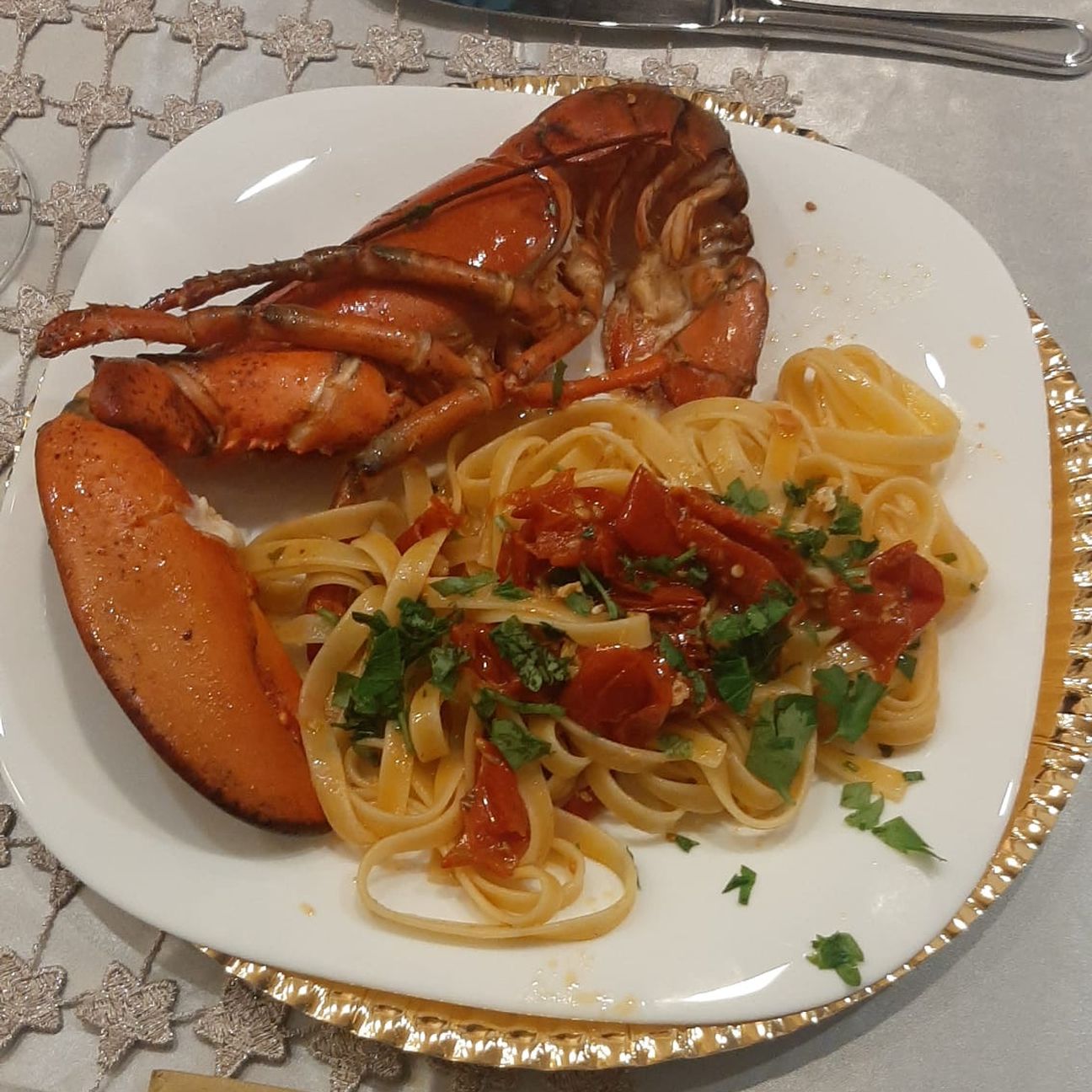 Linguine astice e pomodorino del piennolo
