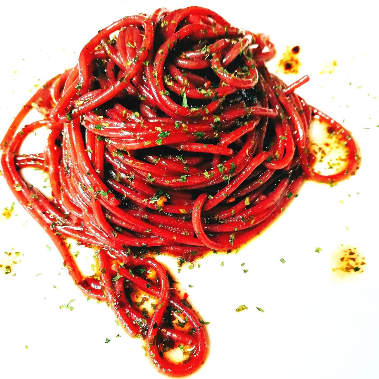 Spaghetti aglio, olio e peperoncino al vino rosso.