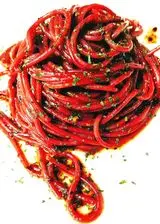 Ricetta Spaghetti aglio, olio e peperoncino al vino rosso.
