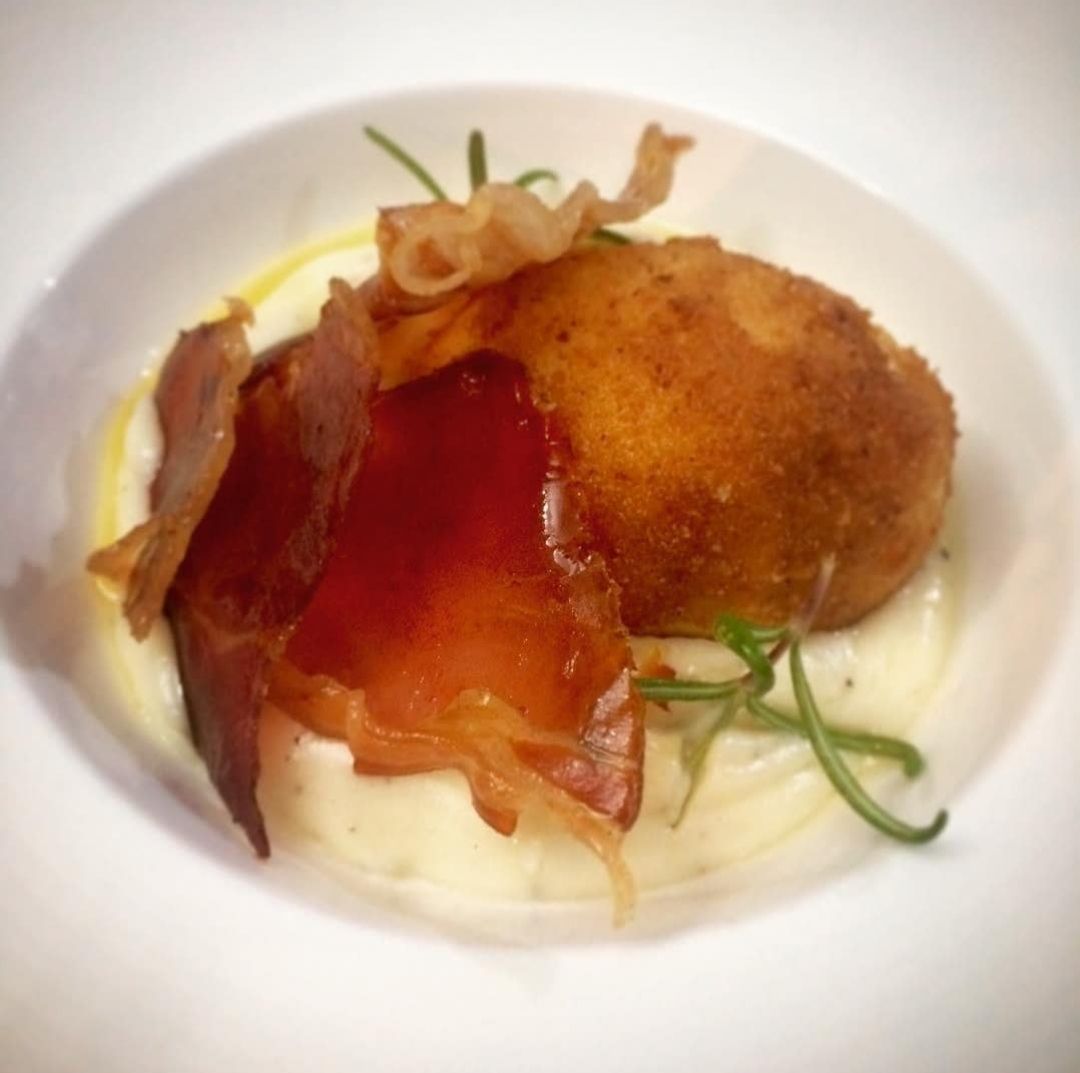 Uovo, puré di patate e speck