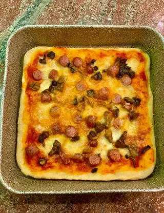 Ricetta Pizza ad alta idratazione - impasto, maturazione e lievitazione - salsiccia e funghi porcini! di ognipiattounemozione