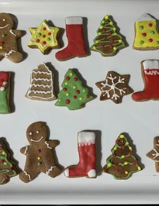 Ricetta Biscotti di natale decorati con ghiaccia reale 🎄 di ognipiattounemozione