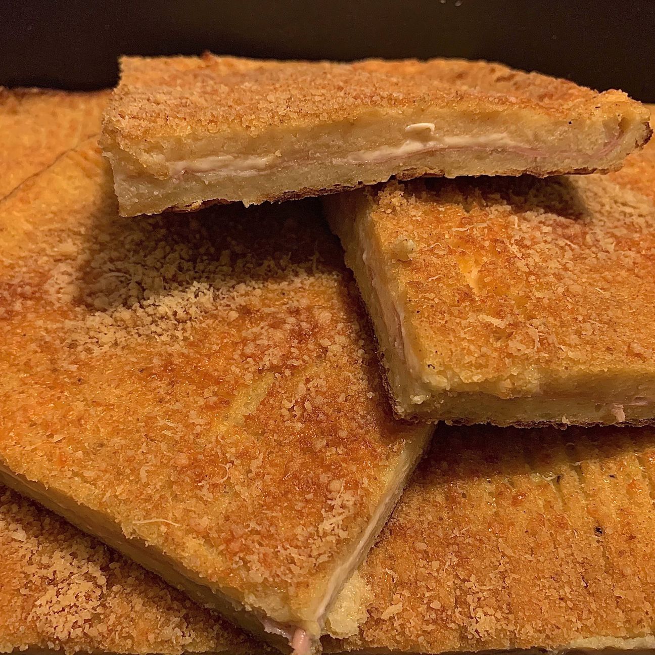Focaccia di patate ripiena con mortadella e sottilette!
