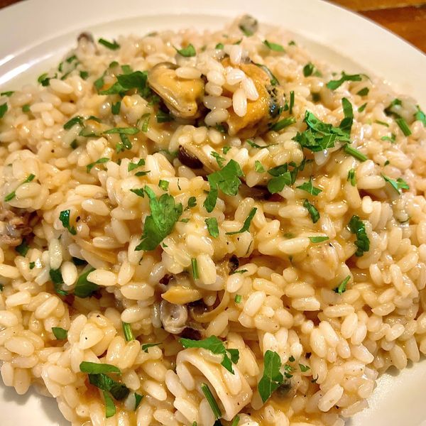 Risotto alla pescatora con cozze, vongole e calamaretti Come farlo