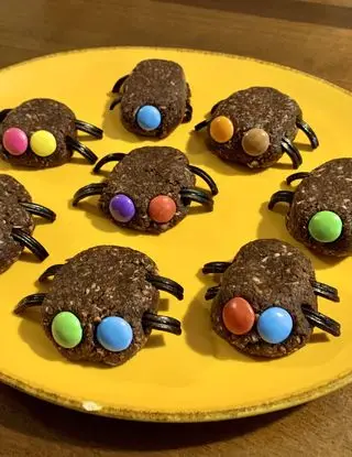 Ricetta Ragnetti di halloween - Dolce facile, veloce e senza cottura con nutella e cocco! di ognipiattounemozione
