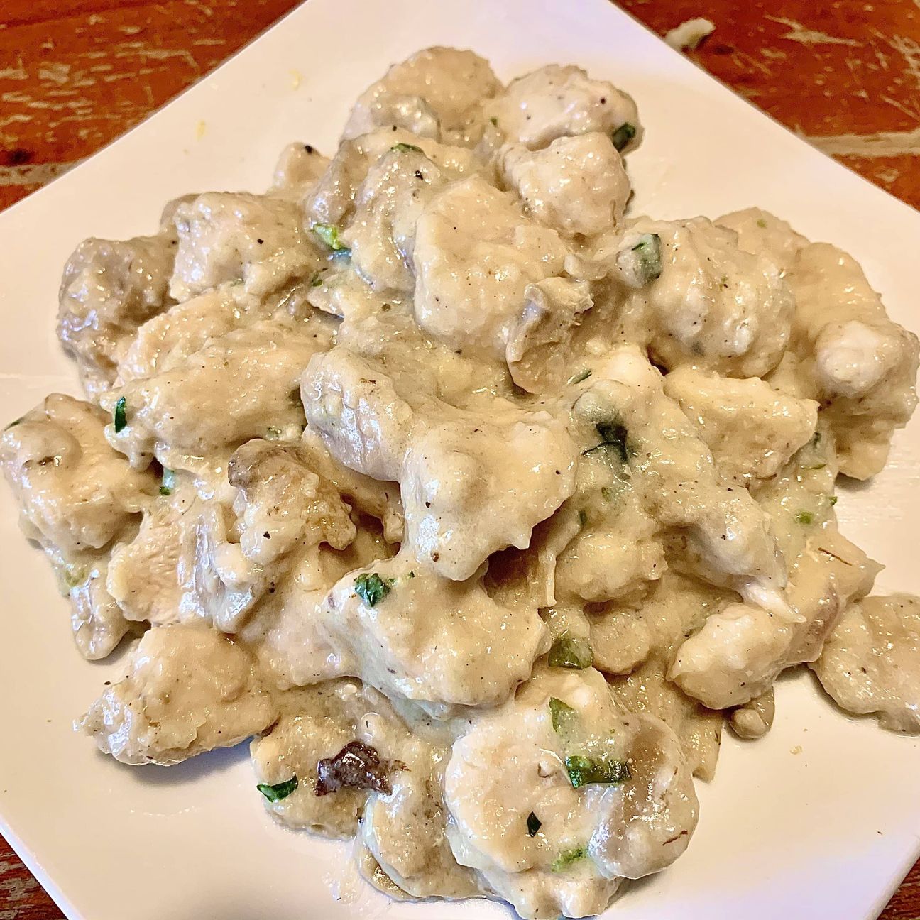 Bocconcini di pollo con panna e funghi - Ricetta gustosa!