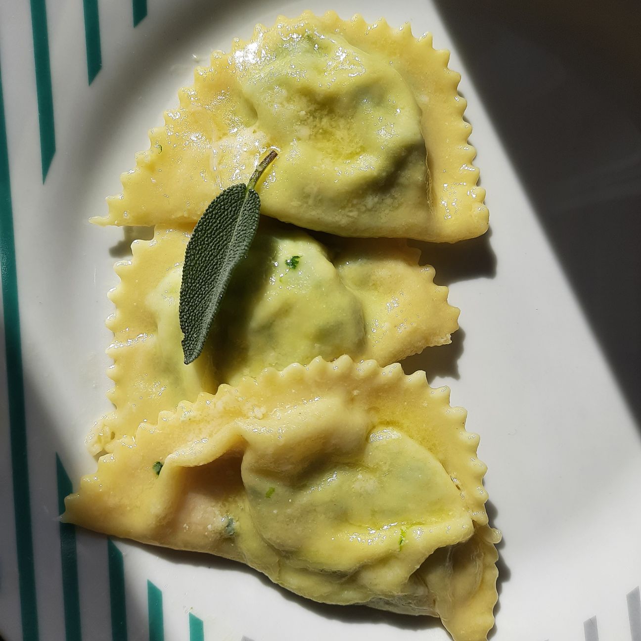 Ravioli burro e salvia