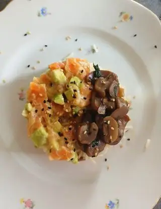 Ricetta Riso con salmone, avocado e funghi. di Lillipuz