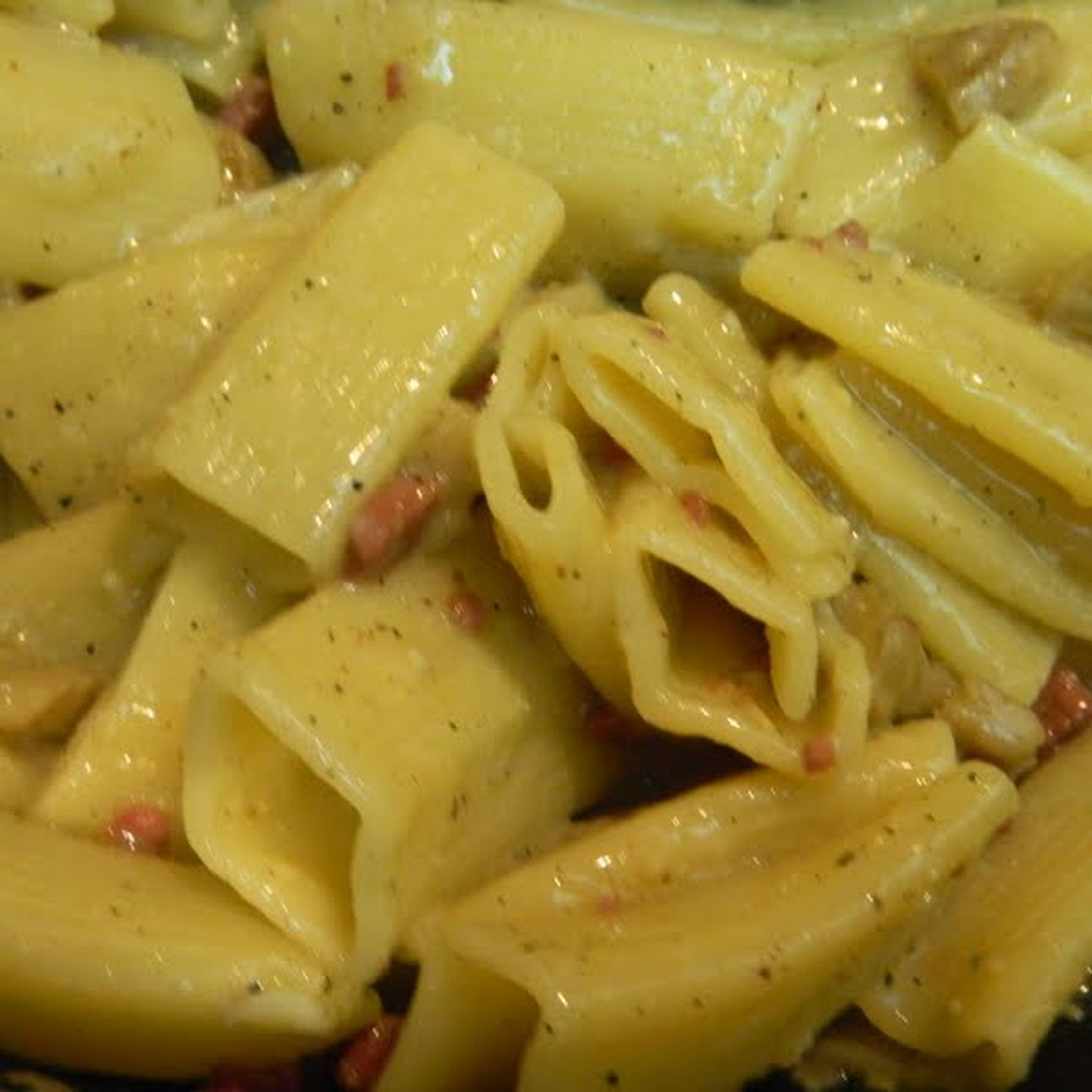 Maccheroni quadrati abruzzesi con pincicarelli e ciauscolo