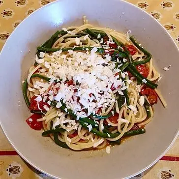 Ricetta Spaghetti con pomodorini e fagiolini occhipinti