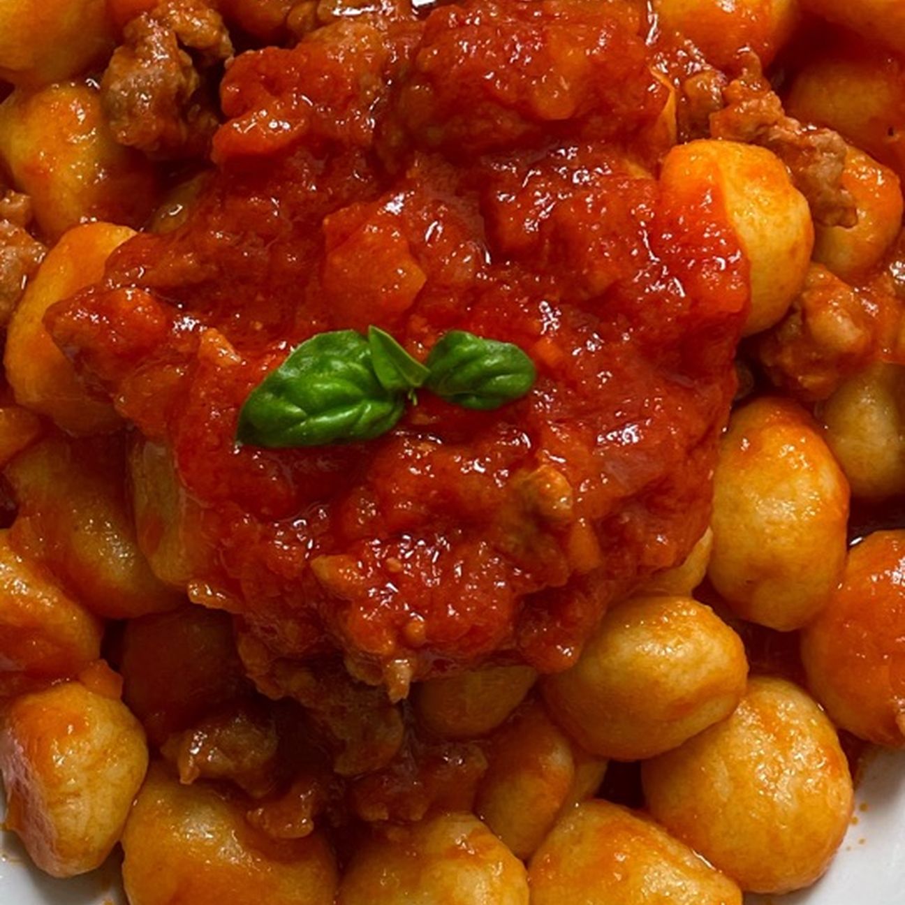 PERLE DI PATATE AL RAGÙ DI SALSICCIA