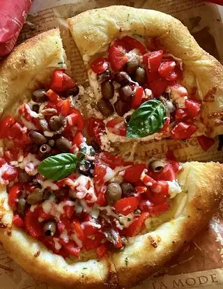 Ricetta Pizza col cornicione ripieno 😋 di cucina_con_cristina