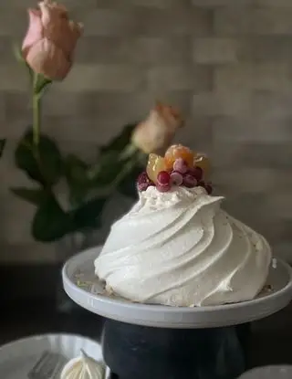 Ricetta Pavlova con briciole di rose di cucina_con_cristina