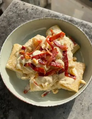 Ricetta Paccheri al sugo di nocciole e speck croccante 🥰 di ninnalemon