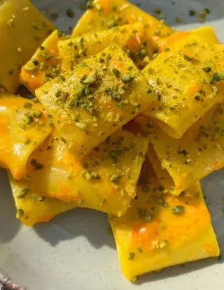 Ricetta Paccheri cremosi con crema allo zafferano, pistacchio e limone 😍 di ninnalemon