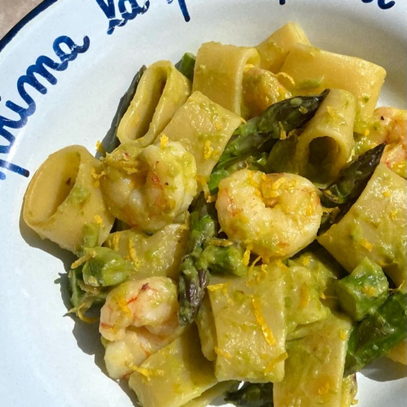 Calamarata, asparagi e gamberi 🤤
