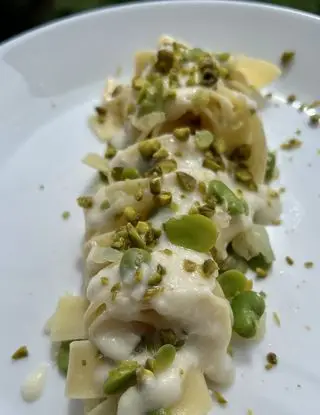 Ricetta Pappardelle, fave, crema di pecorino e pistacchi di ninnalemon