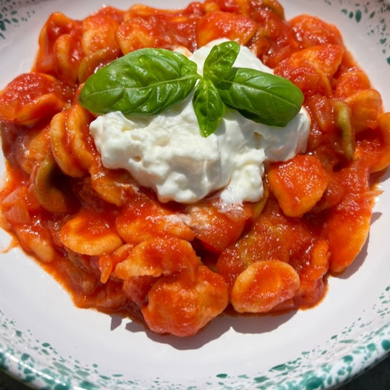 Orecchiette al pomodoro e stracciatella