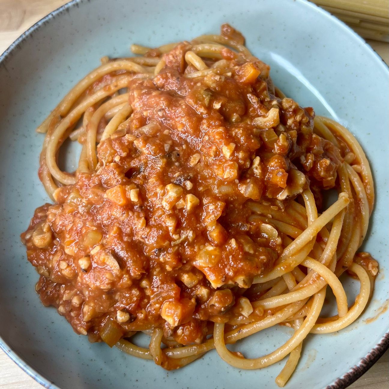 SPAGHETTONE XXL al RAGÙ DI NOCCIOLE