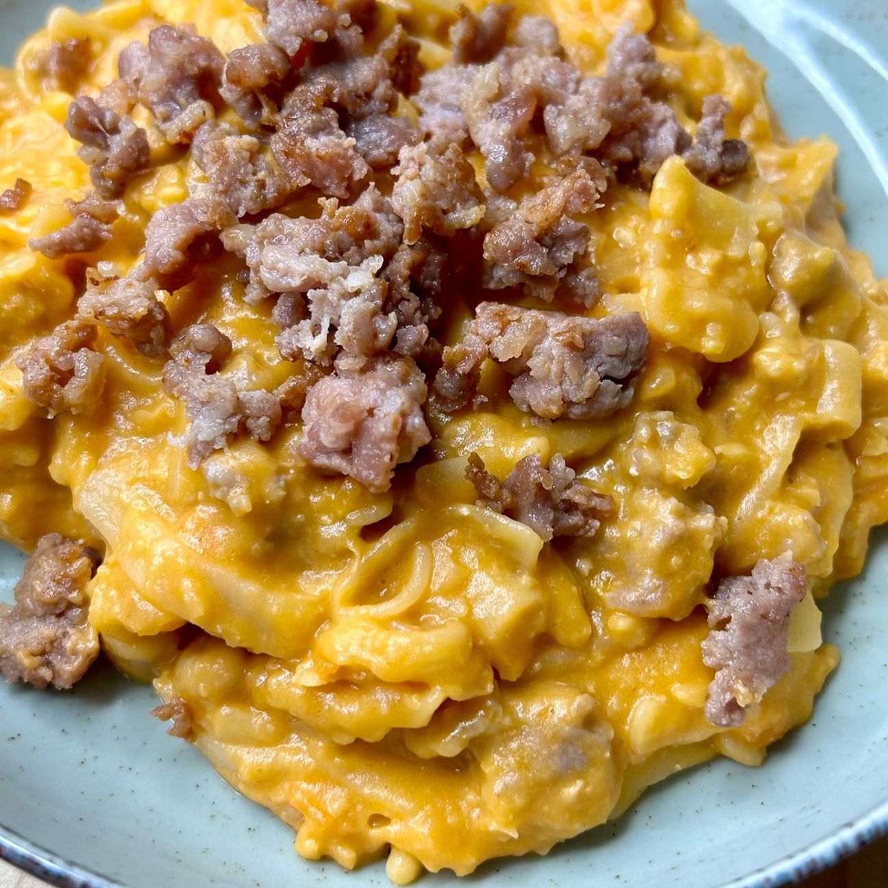 Pasta mista con crema di ceci e salsiccia