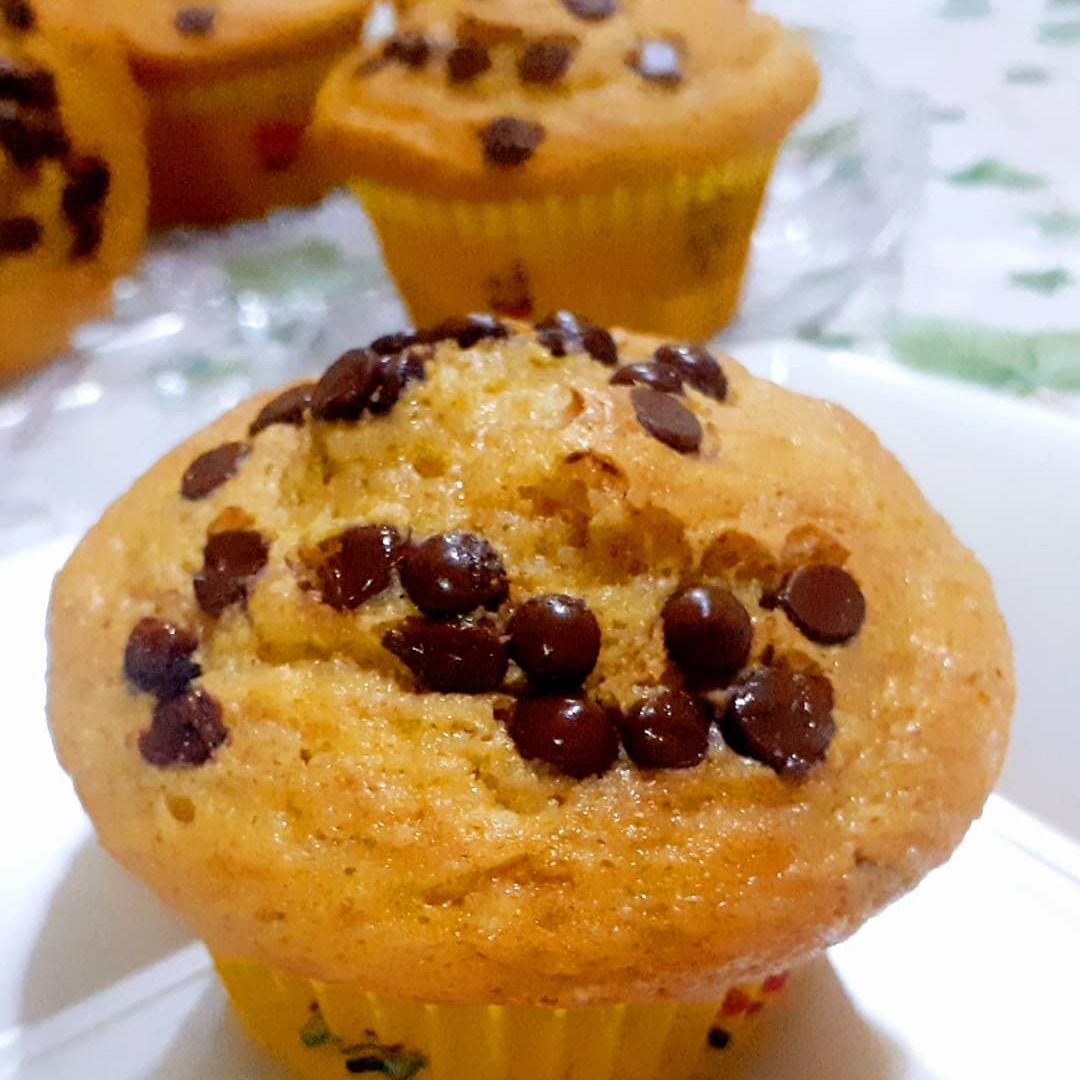 Muffin con zucca e gocce di cioccolato.