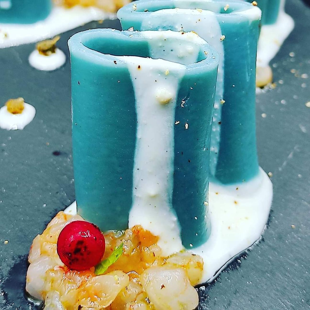Paccherini blu con tartare di gamberoni