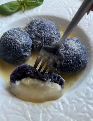 Ricetta Gnocchi di cavolo viola ripieni di giulycaggiari