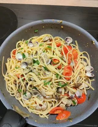 Ricetta Linguine pomodorini e vongole di marcuoco