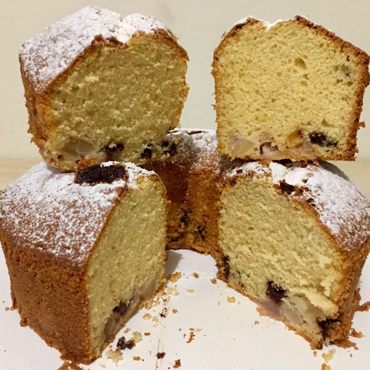 Ciambellone morbidissimo alle pere e gocce di cioccolato