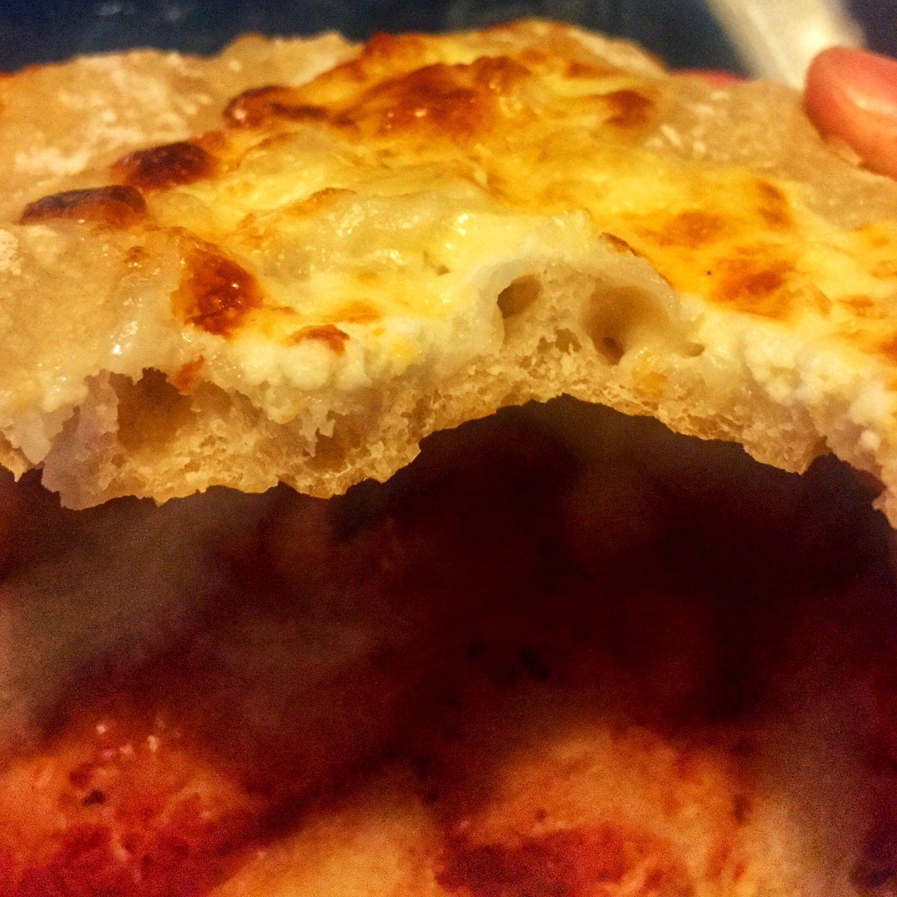 Focaccia allo stracchino leggera ad alta idratazione