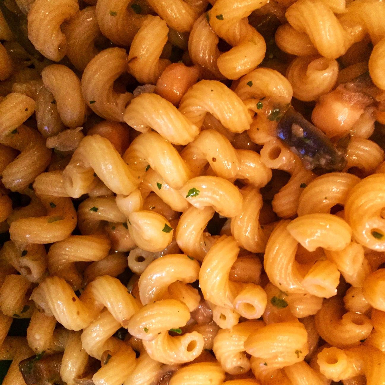 Cellentani con melanzane e ceci