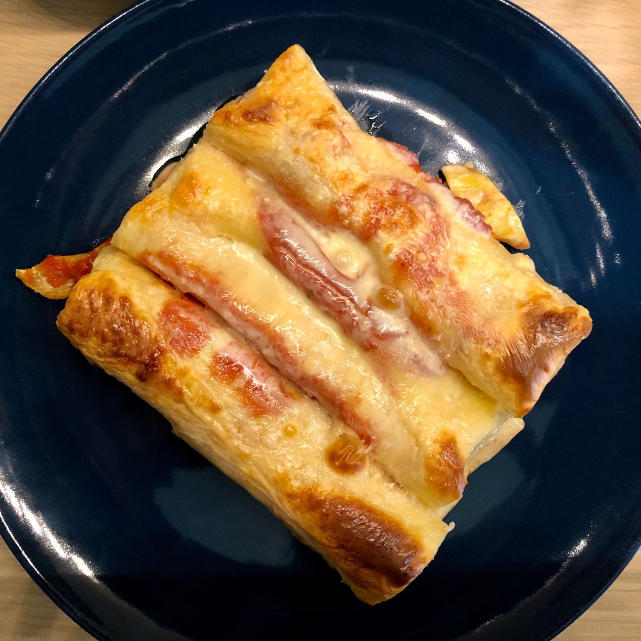 Finti cannelloni con formaggio e pomodoro