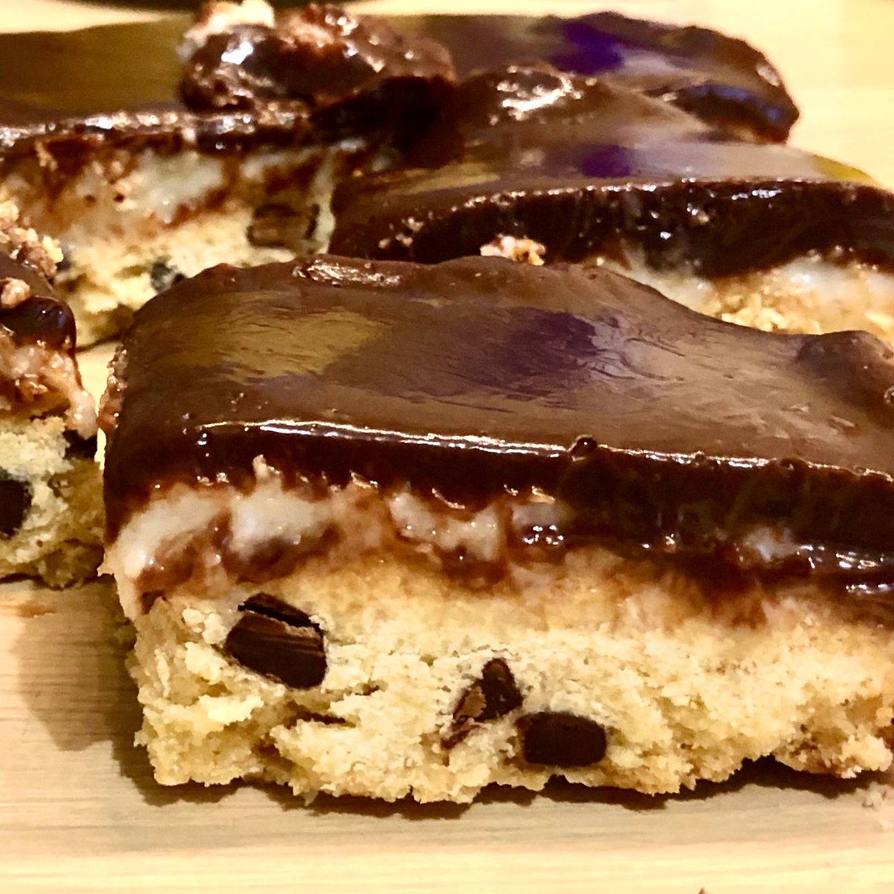 Cookie bars 🍪 con crema al cocco 🥥 e ganache alla Nutella 🧉