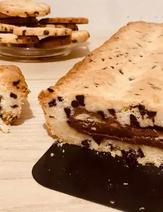 Ricetta CROSTATA COOKIE 🍪 CON NUTELLA 🧉E KINDER MAXI di valentina63