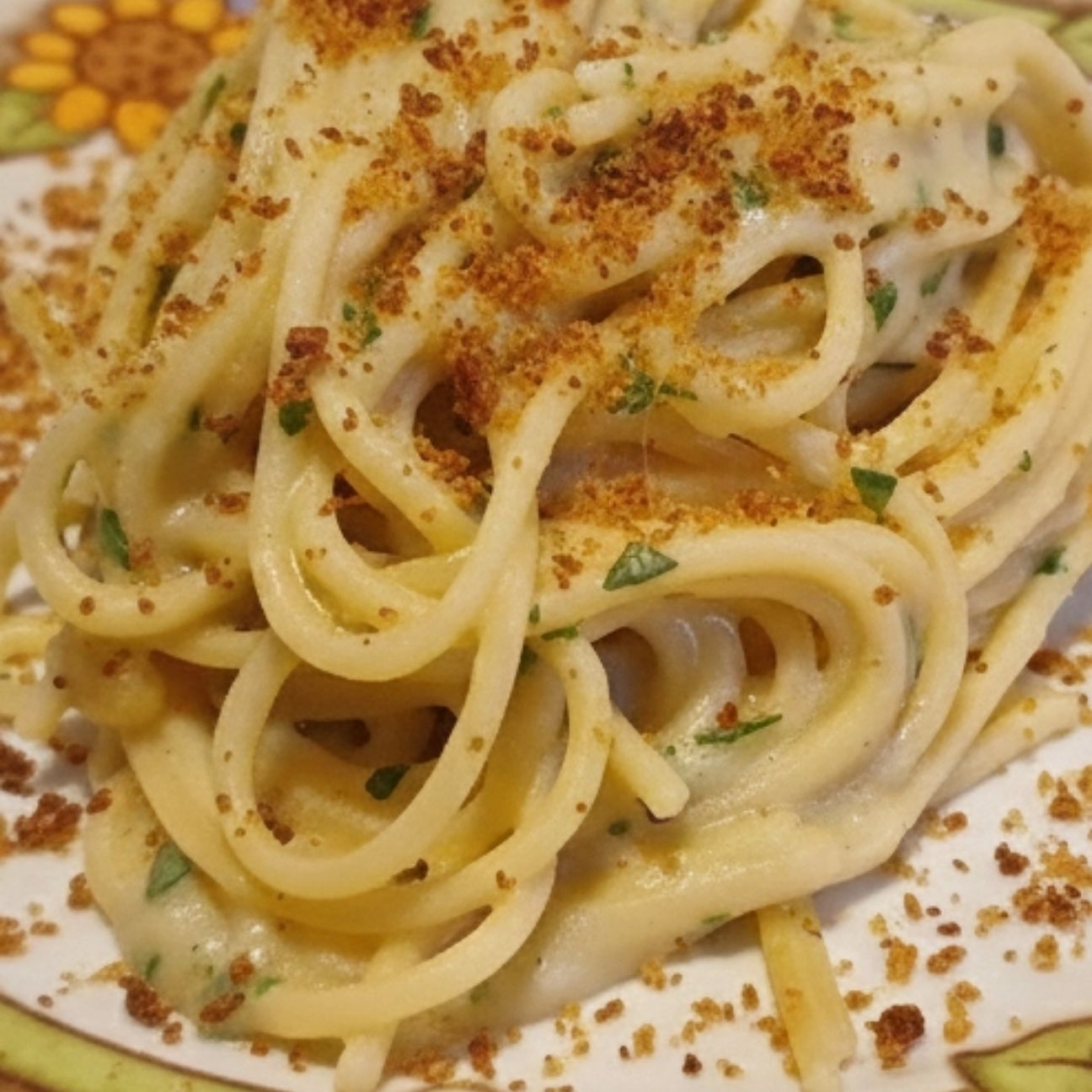Spaghettoni in crema di fave e pecorino