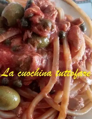 Ricetta Bavette con tonno, capperi e olive di lacuochinatuttofare