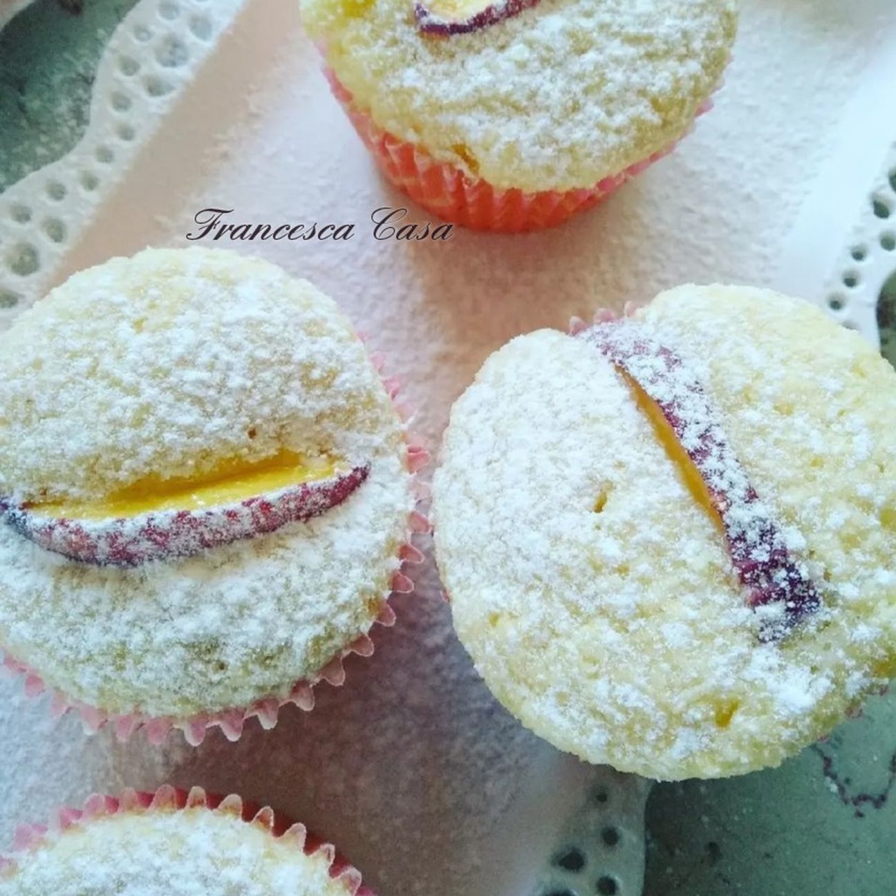 Muffin con pesca noce e yogurt bianco greco