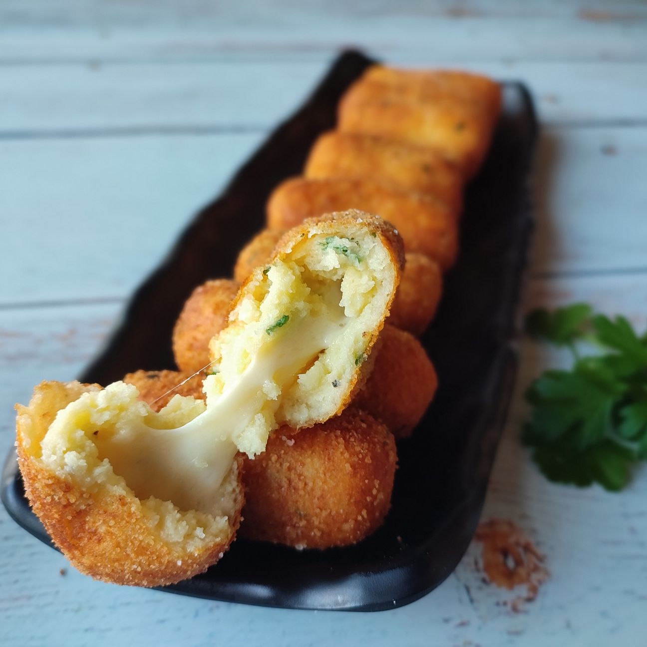 Crocchette di patate con cuore filante