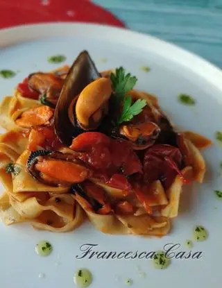 Ricetta Fettuccine fresche al prezzemolo nell' impasto con sugo di cozze... #NataleAltaCucina di cucina_di_casa