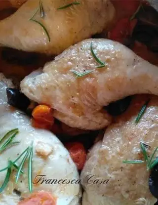 Ricetta Cosce di pollo in padella con olive e pomodorini... di cucina_di_casa