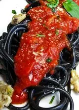 Ricetta Spaghetto al Nero di Seppia con Sugo alle Vongole