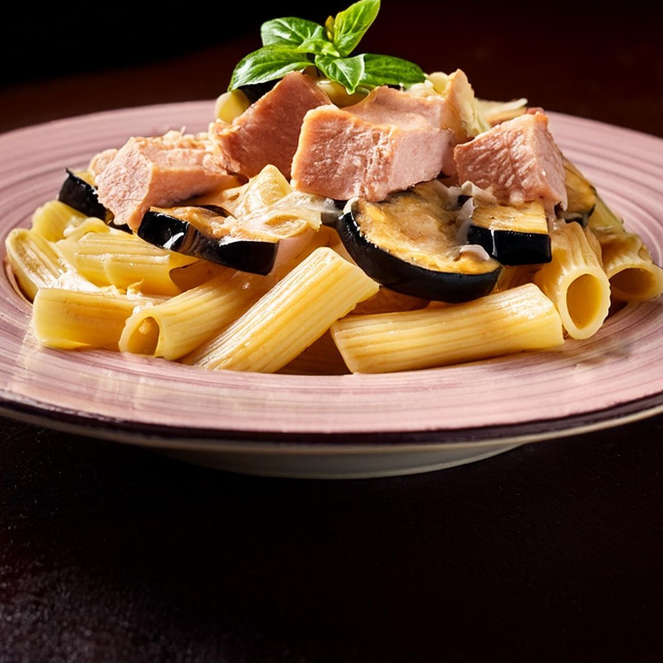 Pasta con pesce spada e melanzane